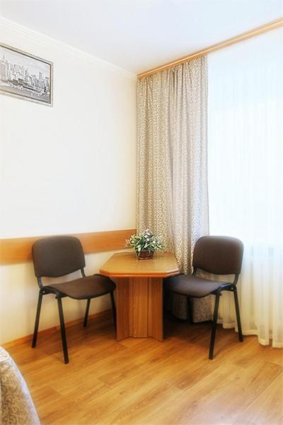 Profssoyuzny Hotel Csernyihiv Szoba fotó
